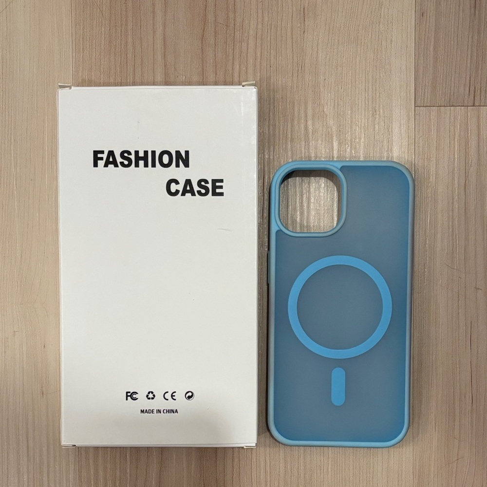 MagSafe Fashion Case Blue iPhone 15 Case